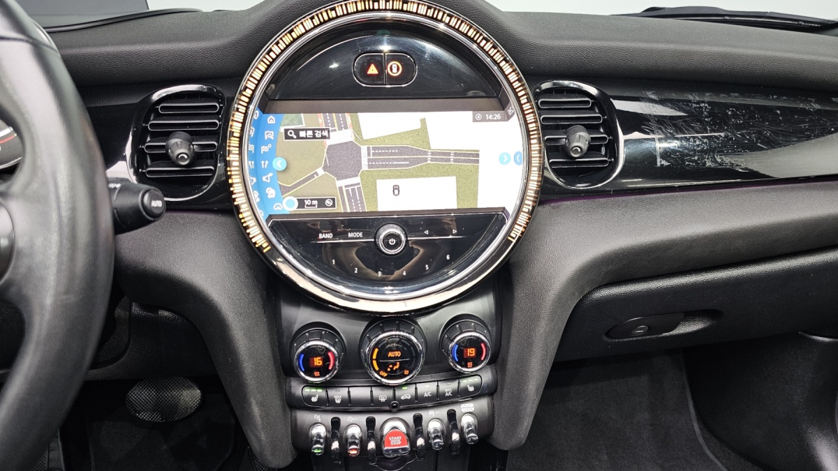 Mini Cooper Convertible, 2023 — фото 11 из 12