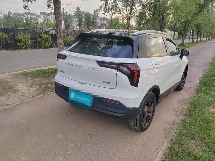 Geely Geometry E Firefly, 2023 — фото 6 из 9