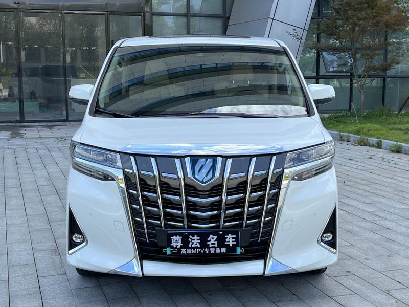 Toyota Alphard, 2023 — фото 2 из 10