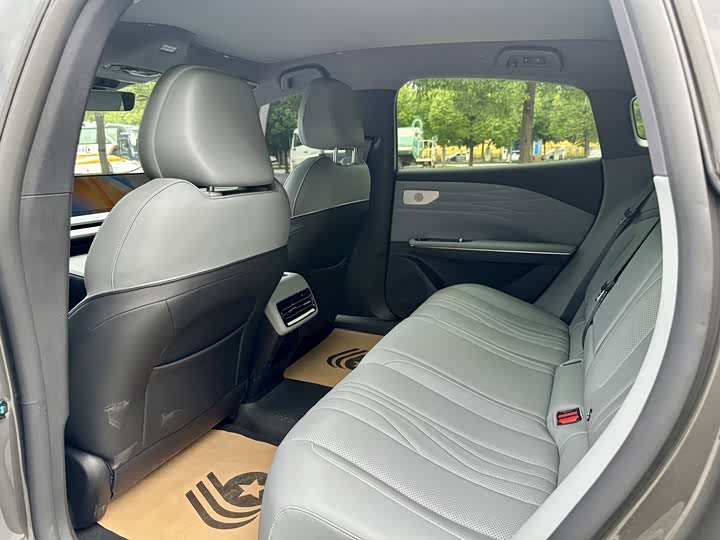 Geely Galaxy E8, 2024 — фото 6 из 9