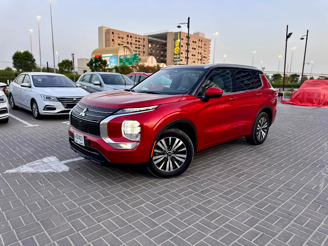 Mitsubishi Outlander, 2023