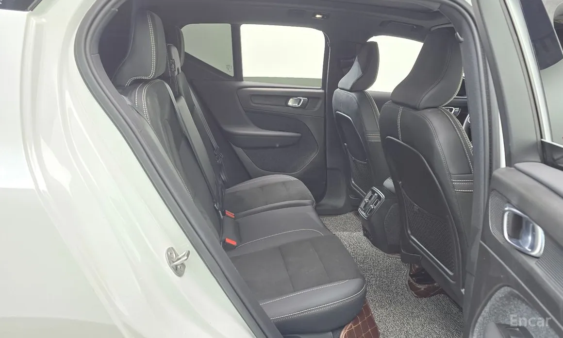 Volvo XC40, 2021 — фото 12 из 12