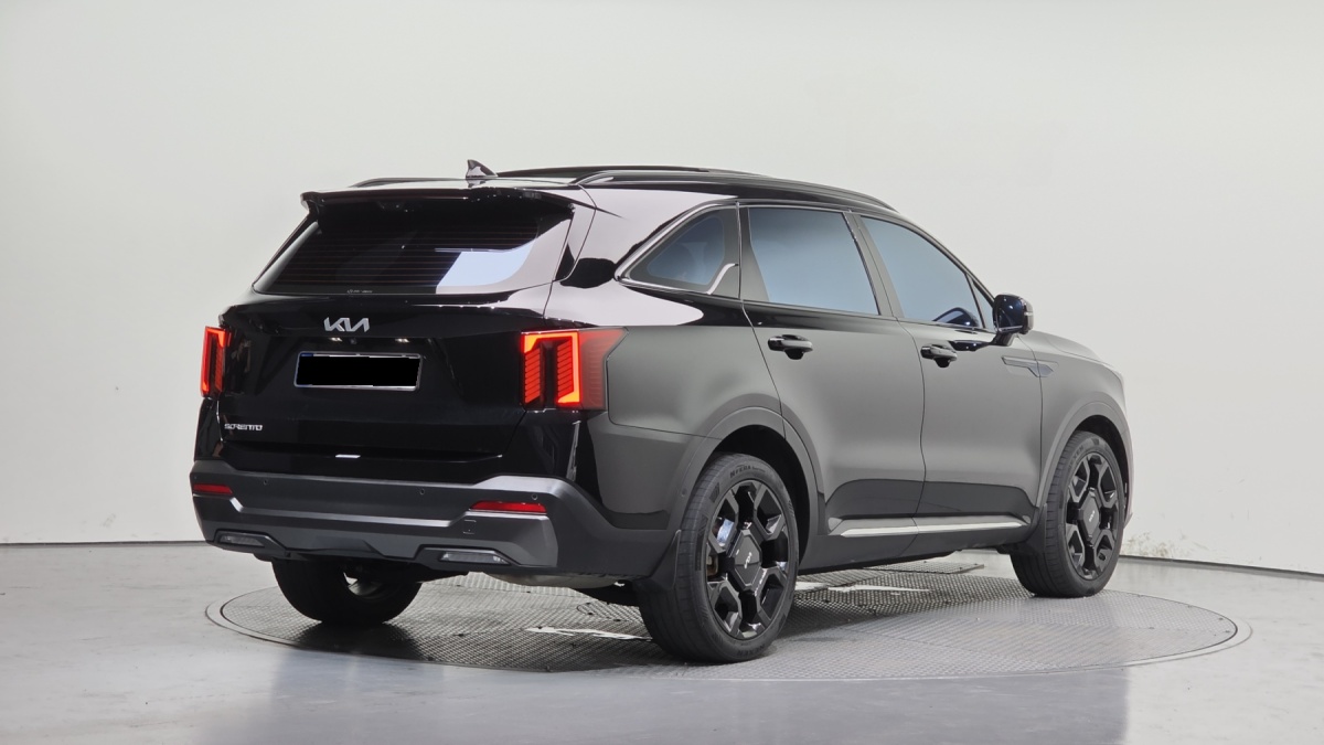 Kia Sorento, 2023 — фото 2 из 12