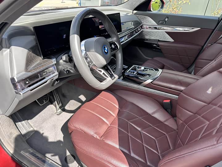 BMW i7, 2022 — фото 2 из 9