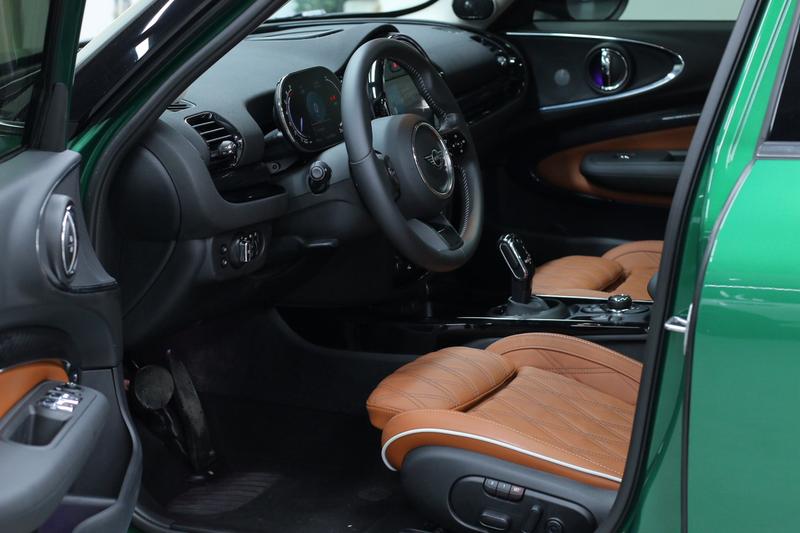 Mini Clubman, 2023 — фото 11 из 12