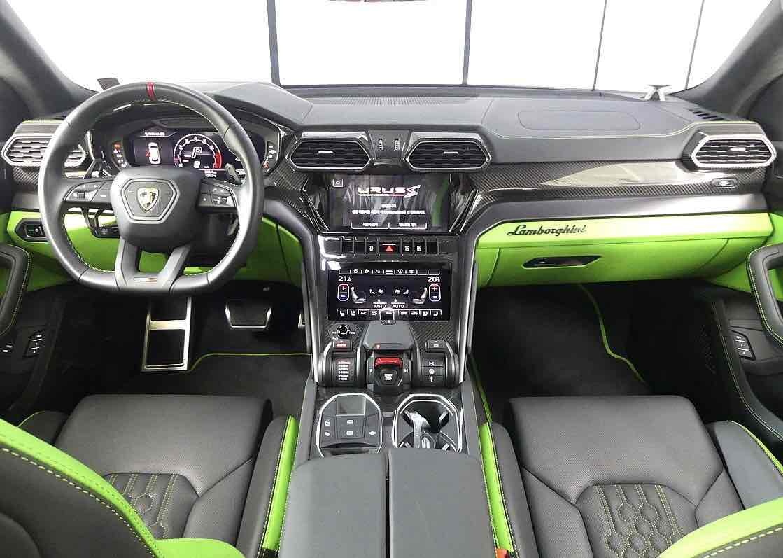 Lamborghini Urus, 2023 — фото 4 из 12
