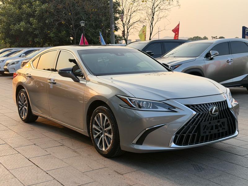 Lexus ES, 2021 — фото 3 из 10