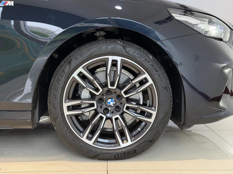 BMW 5 Series, 2025 — фото 11 из 12