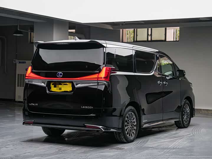 Lexus LM, 2022 — фото 3 из 7