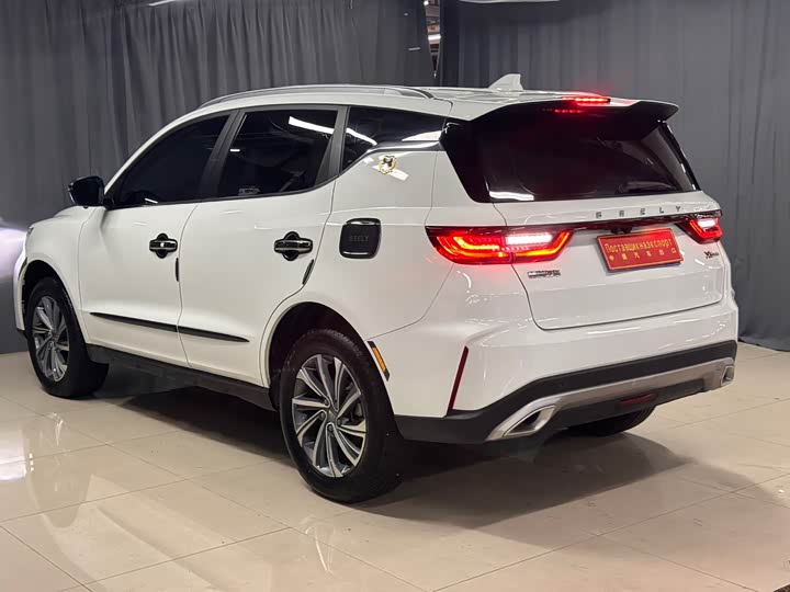 Geely Vision X6, 2023 — фото 4 из 9