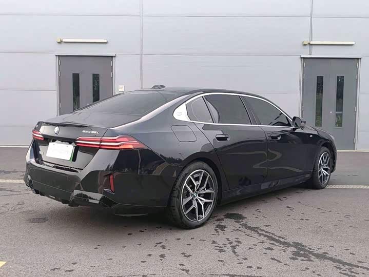 BMW i5, 2025 — фото 4 из 9
