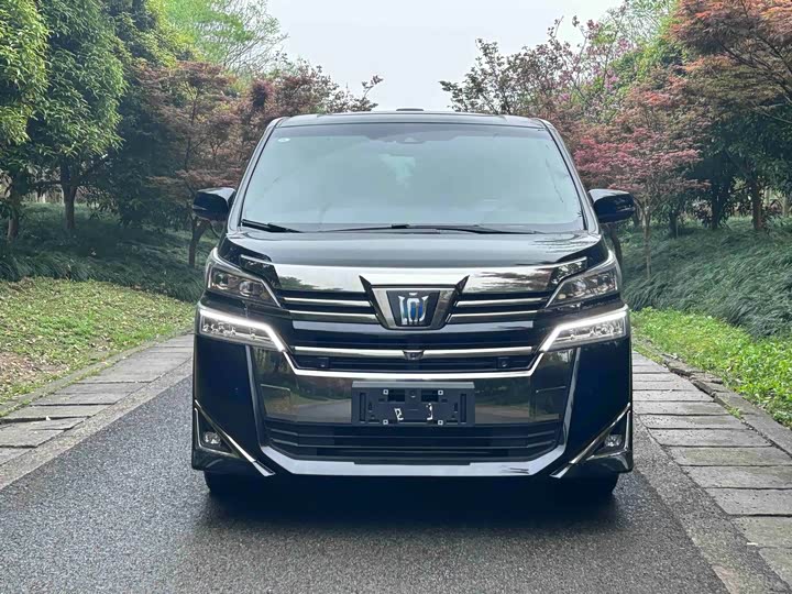 Toyota Vellfire, 2022 — фото 2 из 9