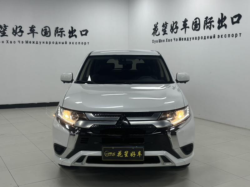 Mitsubishi Outlander, 2022 — фото 2 из 12
