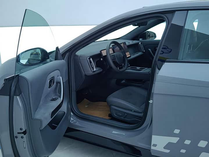 Leapmotor Lafa5, 2025 — фото 9 из 9