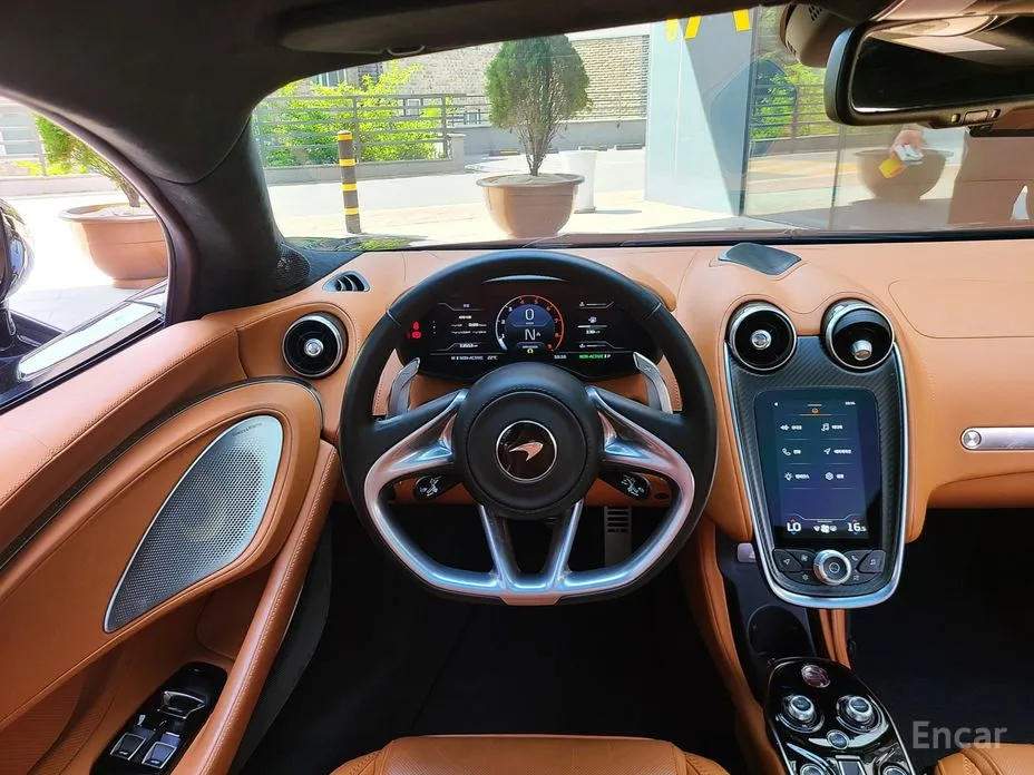 McLaren GT, 2021 — фото 8 из 12