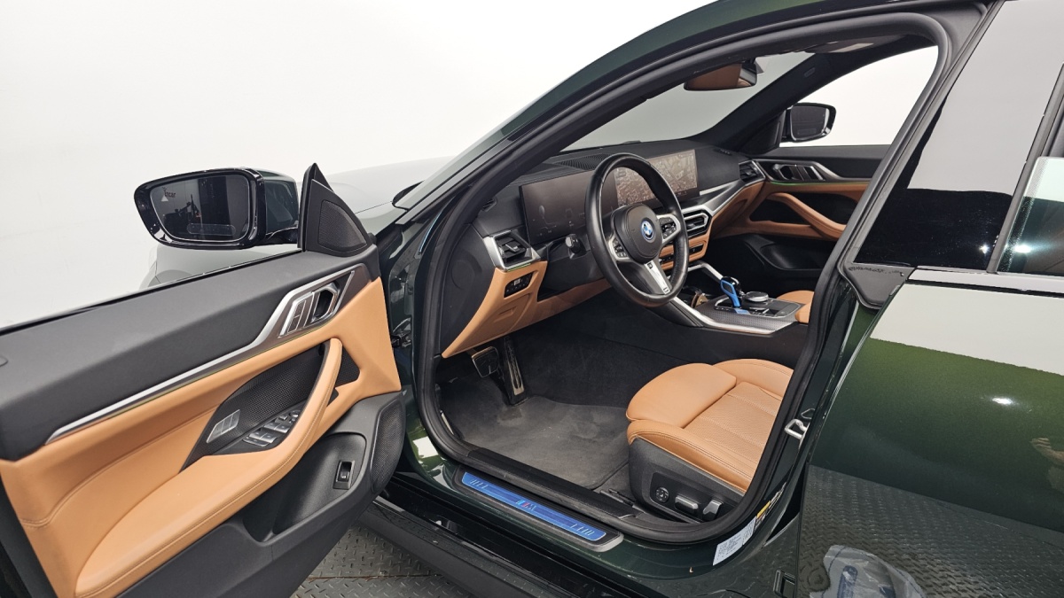 BMW i4, 2022 — фото 9 из 12
