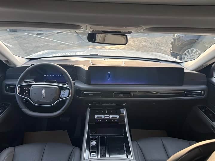 Lincoln Aviator, 2025 — фото 8 из 9