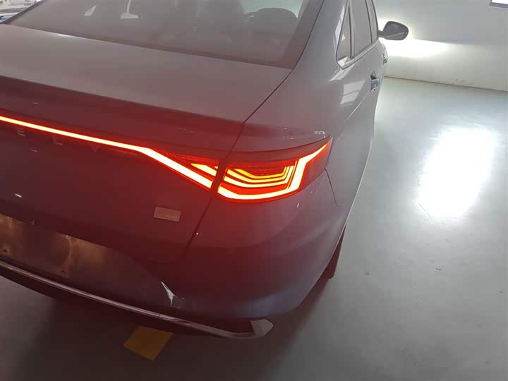 Geely Emgrand L Hi·P Hybrid, 2023 — фото 8 из 12