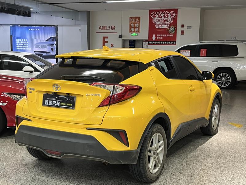 Toyota C-HR, 2022 — фото 6 из 12