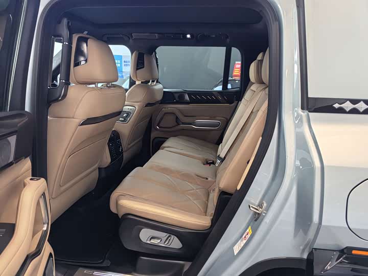 BYD FangChengBao Leopard 8, 2025 — фото 4 из 5