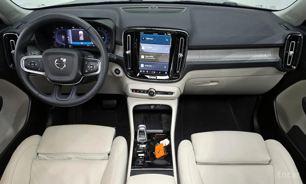 Volvo XC40, 2023 — фото 7 из 12
