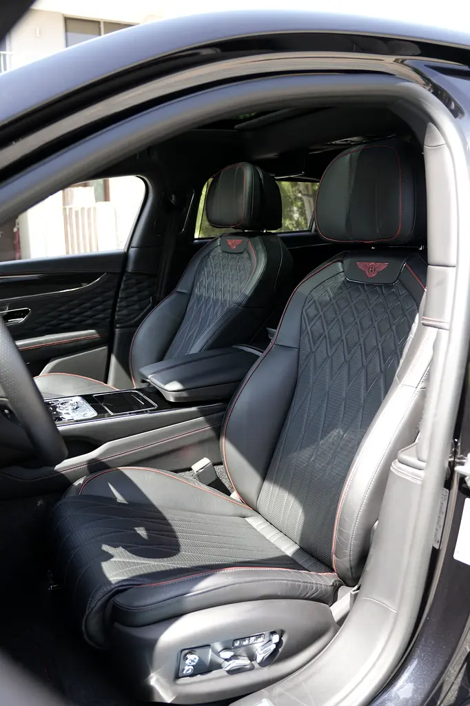 Bentley Flying Spur, 2022 — фото 8 из 10