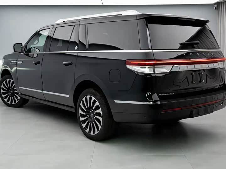 Lincoln Navigator, 2026 — фото 9 из 9