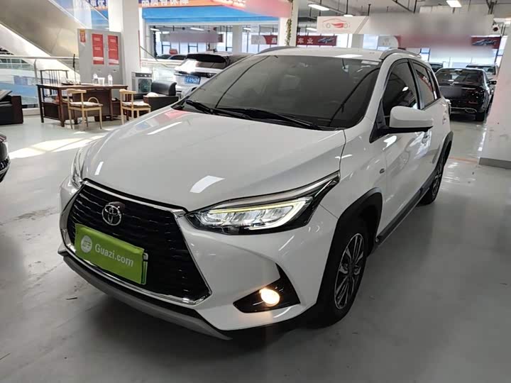 Toyota Yaris L Hatchback, 2022 — купить в Санкт-Петербурге под ключ