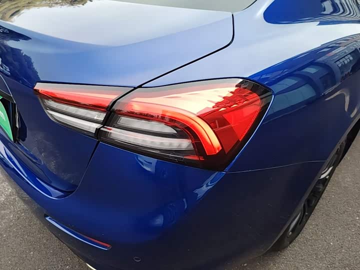 Maserati Ghibli, 2023 — фото 8 из 9
