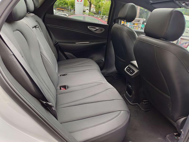 BYD Sea Lion 06 Hybrid/EV, 2025 — фото 8 из 10