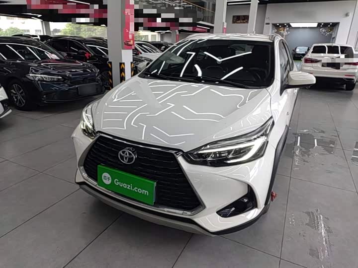 Toyota Yaris L Hatchback, 2022 — купить в Санкт-Петербурге под ключ