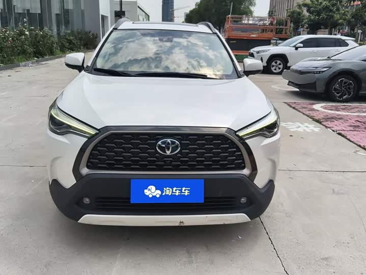 Toyota Corolla Cross, 2023 — фото 2 из 9