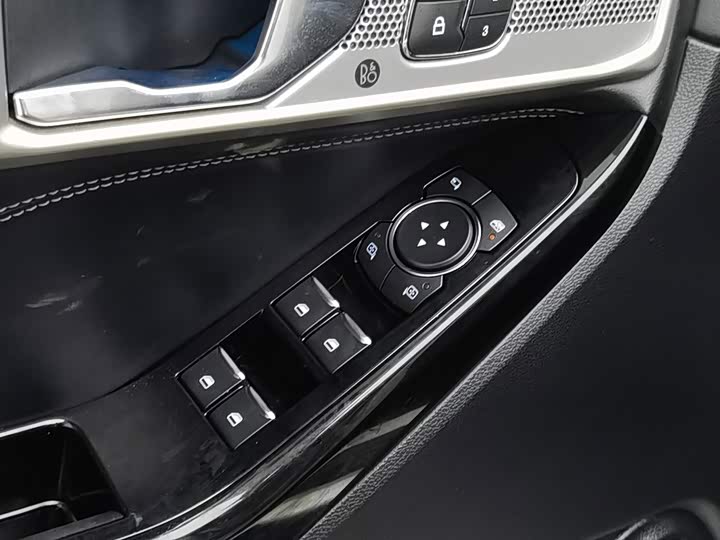 Ford Explorer, 2021 — фото 9 из 9