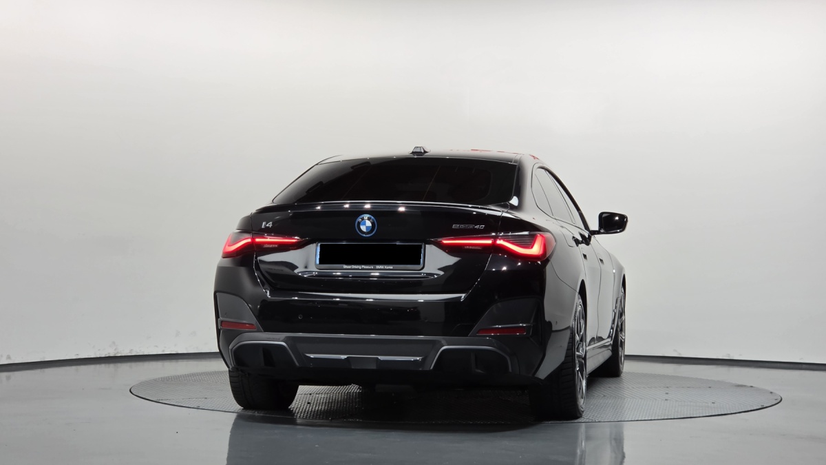 BMW i4, 2022 — фото 4 из 12