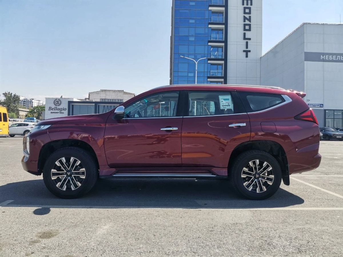 Mitsubishi Montero Sport, 2022 — фото 4 из 12