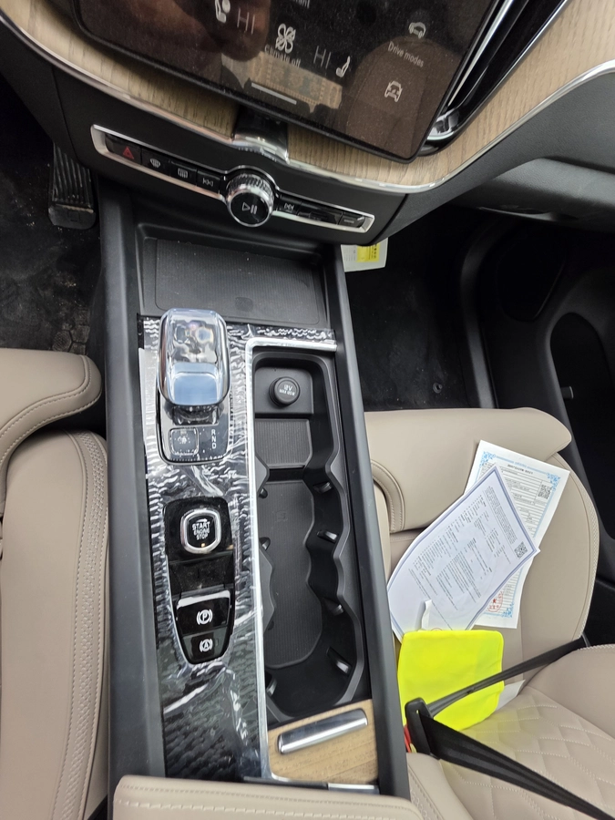 Volvo Xc60, 2025 — фото 12 из 12