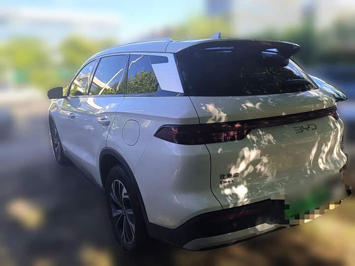 BYD Song Pro Hybrid, 2024 — фото 4 из 9