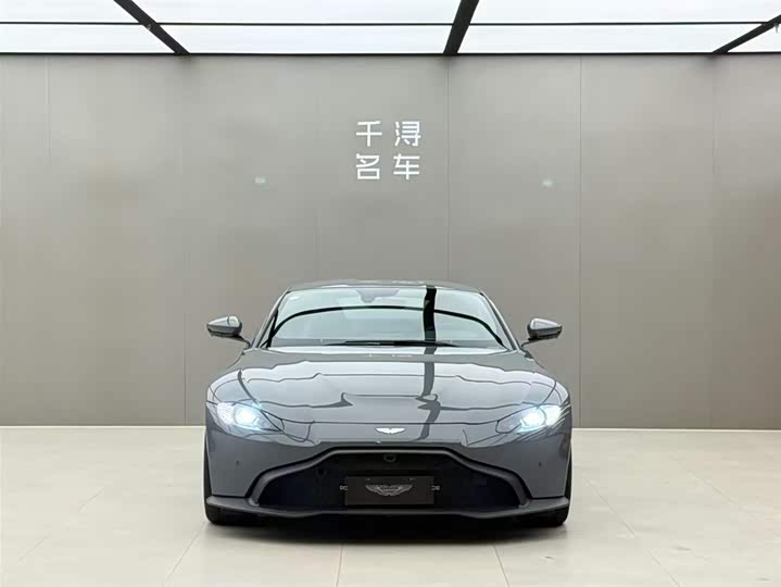Aston Martin V8 Vantage, 2022 — фото 2 из 9