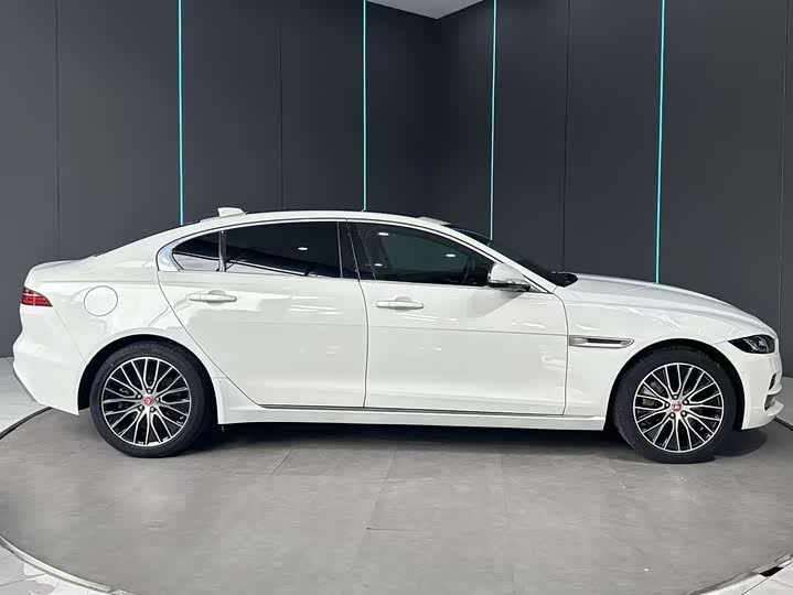 Jaguar XE L, 2021 — фото 4 из 9