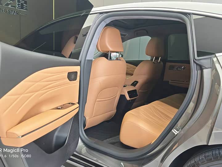 Geely Galaxy Starshine 8 EM-i, 2025 — фото 5 из 9