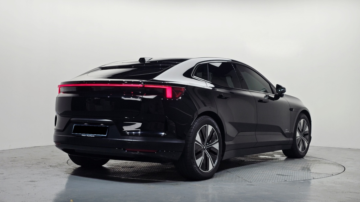Polestar 4, 2025 — фото 2 из 12