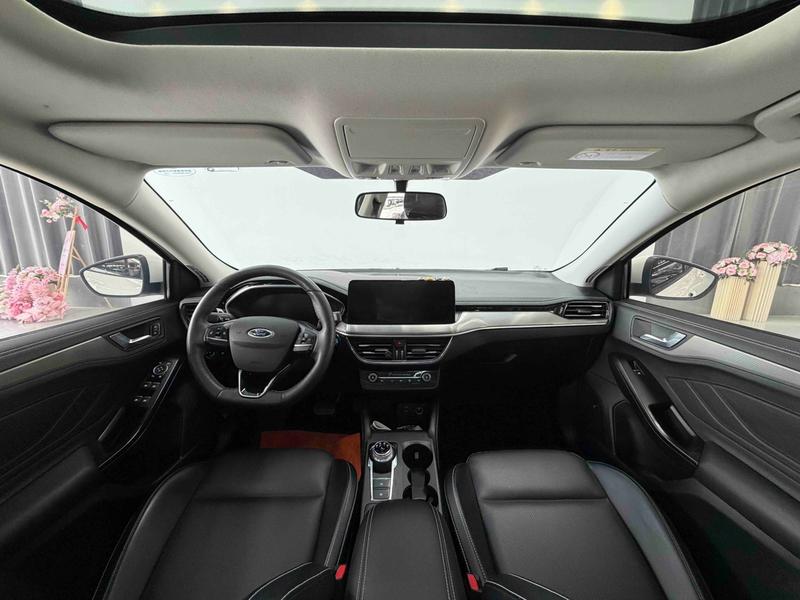 Ford Focus, 2022 — фото 11 из 12