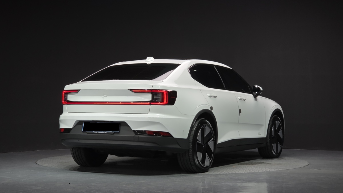 Polestar 2, 2025 — фото 2 из 12