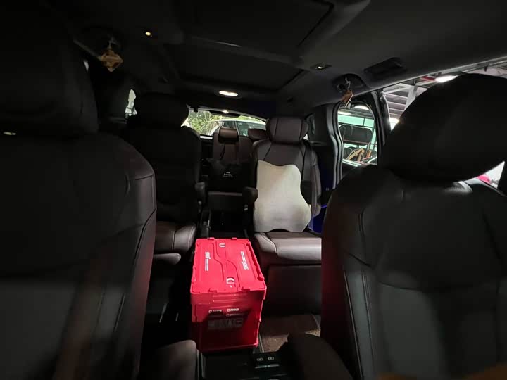 Toyota Granvia, 2023 — фото 4 из 9