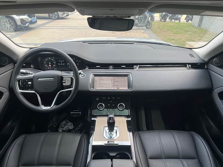 Land Rover Range Rover Evoque L, 2022 — фото 8 из 9