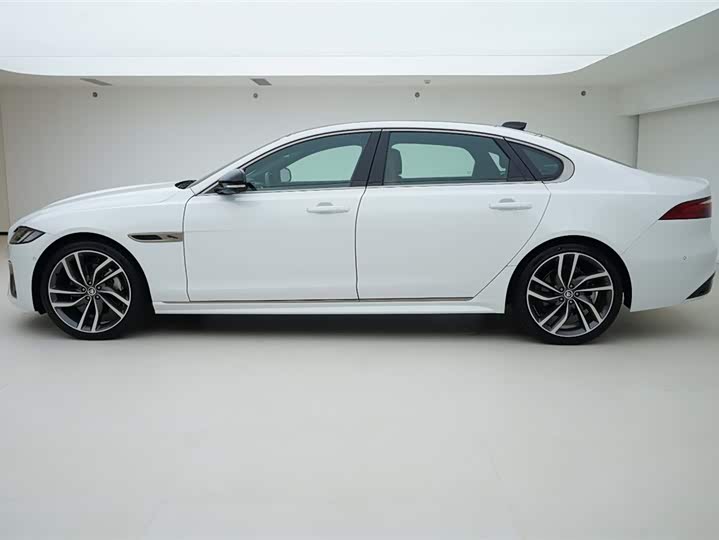 Jaguar XF L, 2023 — фото 3 из 9