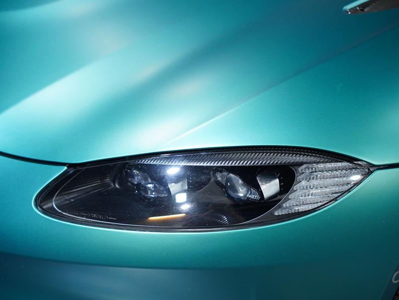 Aston Martin V8 Vantage, 2022 — фото 6 из 12