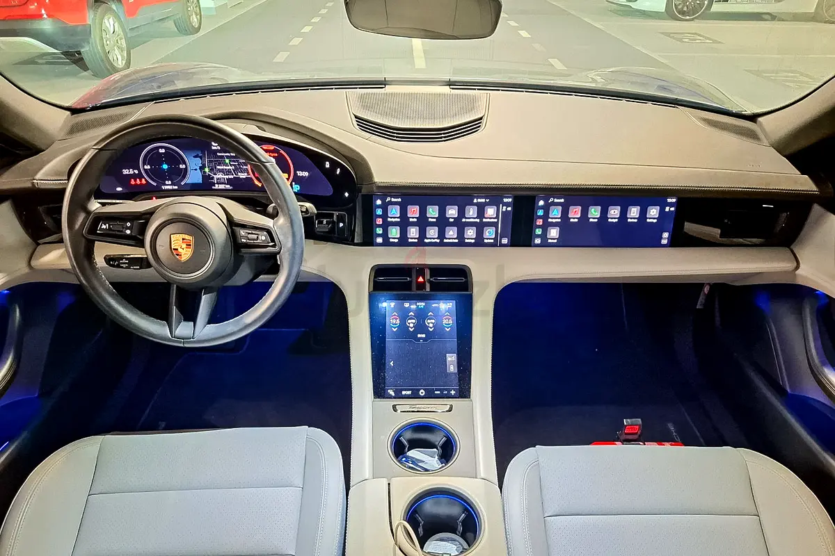 Porsche Taycan, 2023 — фото 9 из 10