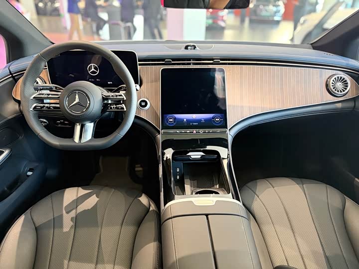 Mercedes-Benz EQE, 2025 — фото 7 из 9