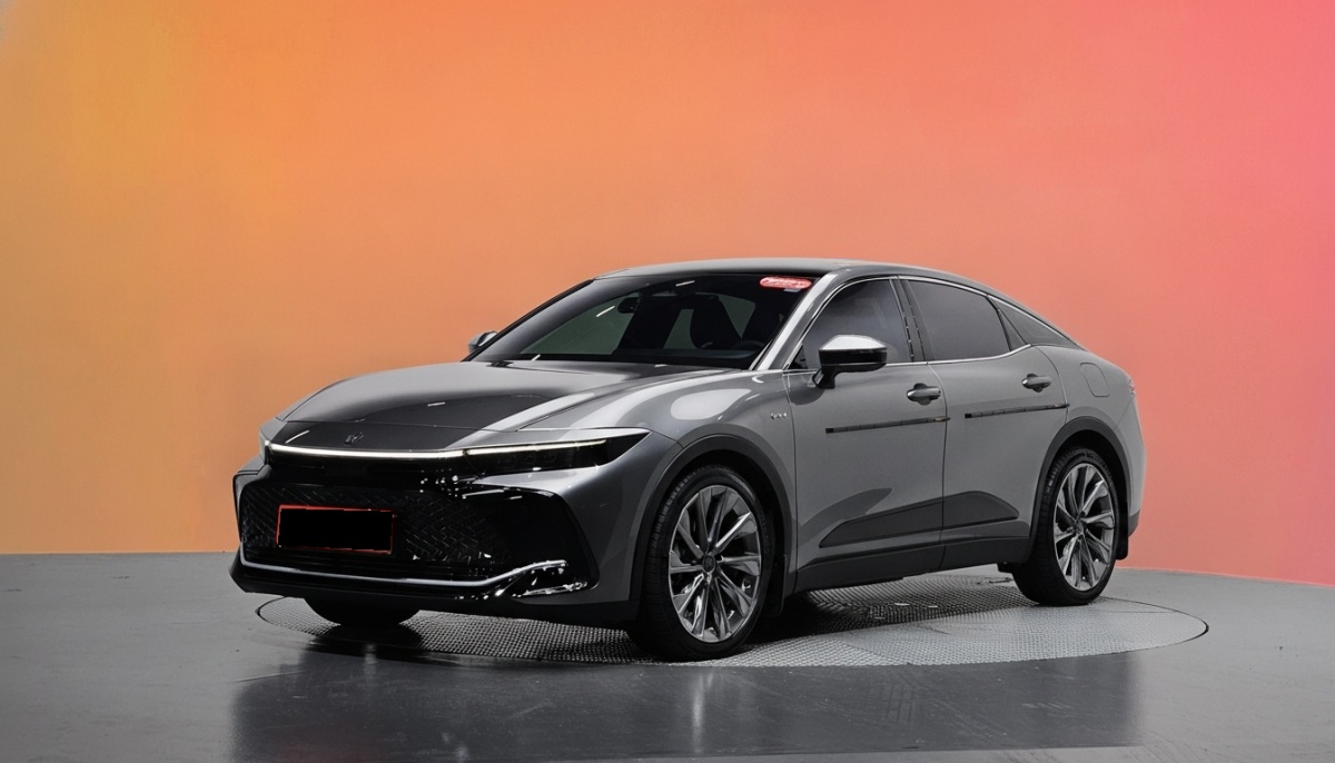 Toyota Crown, 2024 — купить в Санкт-Петербурге под ключ